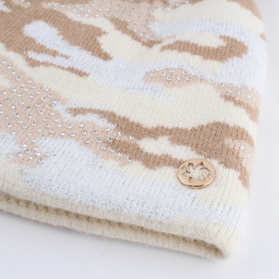 Дамска плетена шапка с естествен помпон Granadilla JG5492, Камуфлаж/Сребристо