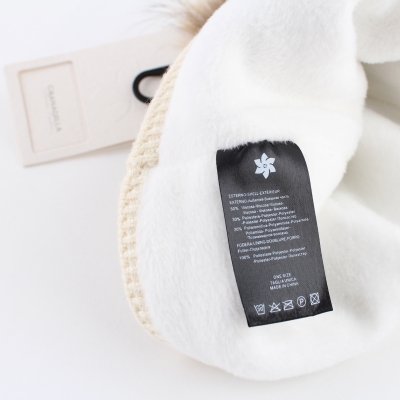 Дамска плетена шапка с естествен помпон Granadilla JG5492, Камуфлаж/Сребристо