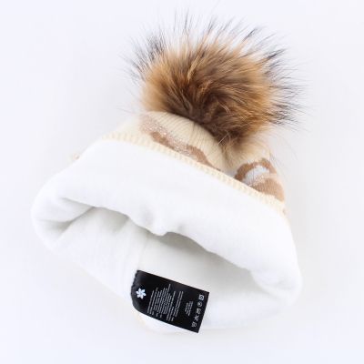 Дамска плетена шапка с естествен помпон Granadilla JG5492, Камуфлаж/Сребристо