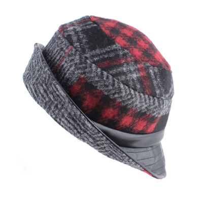 Мека шапка с периферия HatYou CP3549, Червен/Сив/Черен