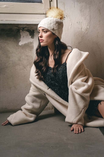 Ladies' knitted hat with natural pompom JG5748, Ecru