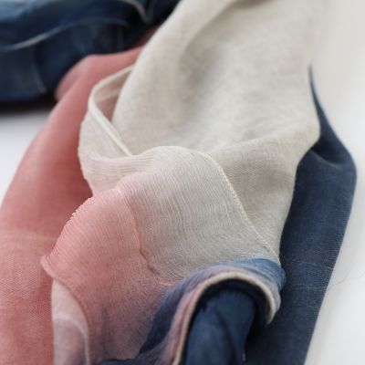 Women's scarf with gradient colors Granadilla, 140×145 cm | Beige