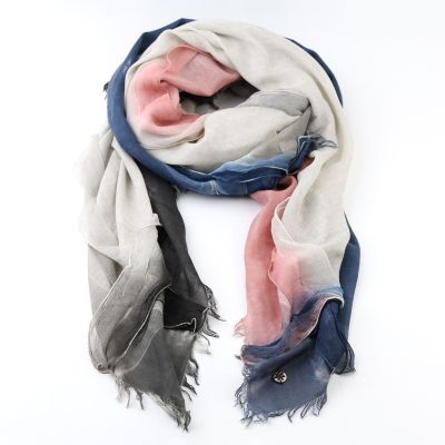 Women's scarf with gradient colors Granadilla, 140×145 cm | Beige
