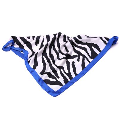 Квадратен дамски шал тип фишу HatYou, 69 × 69 см | Зебра със син кант