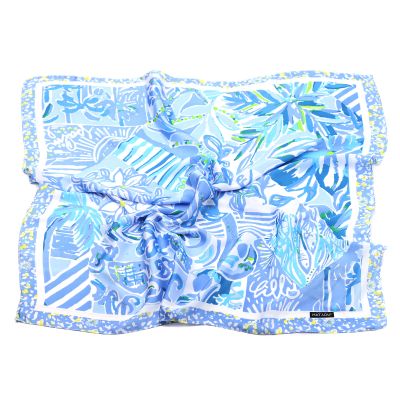 Small women's square scarf HatYou | 70x70 cm | Blue floral motif