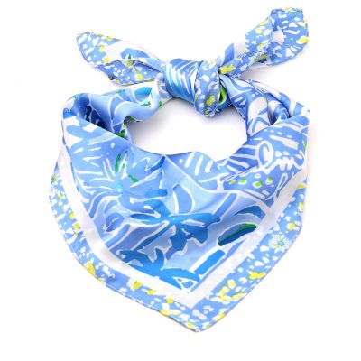 Small women's square scarf HatYou | 70x70 cm | Blue floral motif