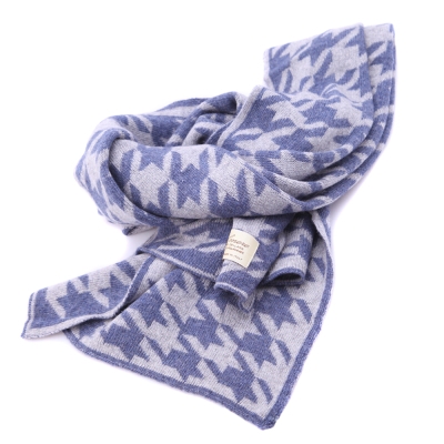 Дамски плетен шал Pulcra Shepherd